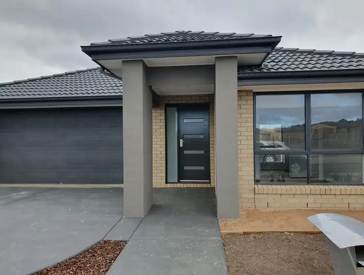 42 Denbigh Loop, Mickleham VIC 3064
