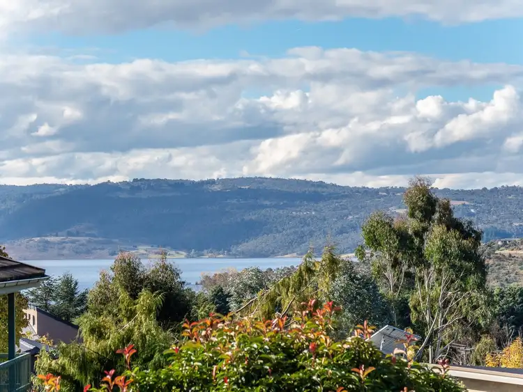 5/12 Cobbon Crescent, Jindabyne NSW 2627
