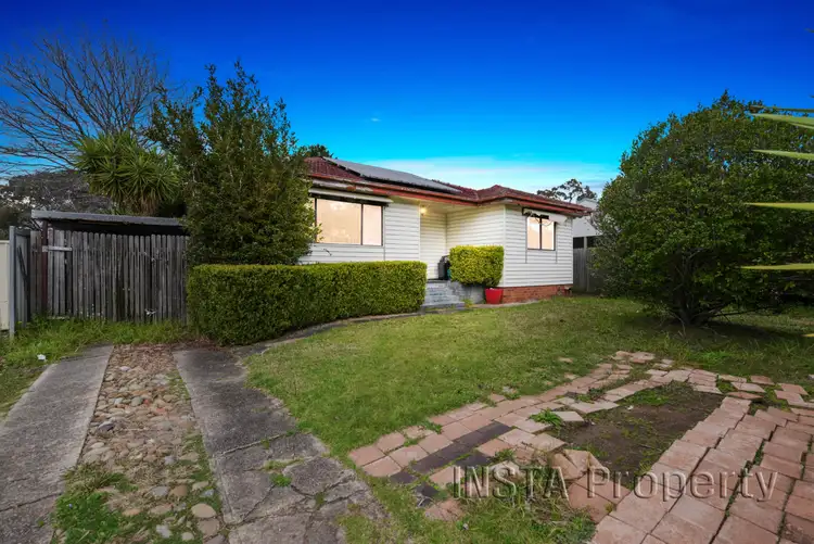 18 Lindesay Street