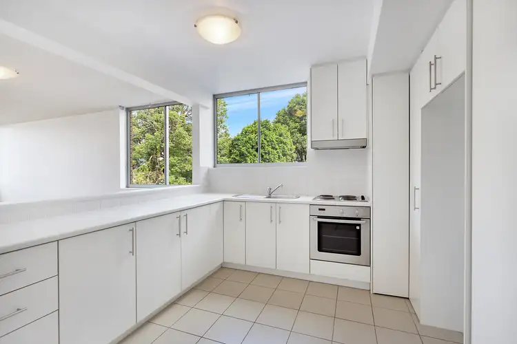 Third view of Homely apartment listing, 4/5-7 MacPherson Street, Bronte NSW 2024