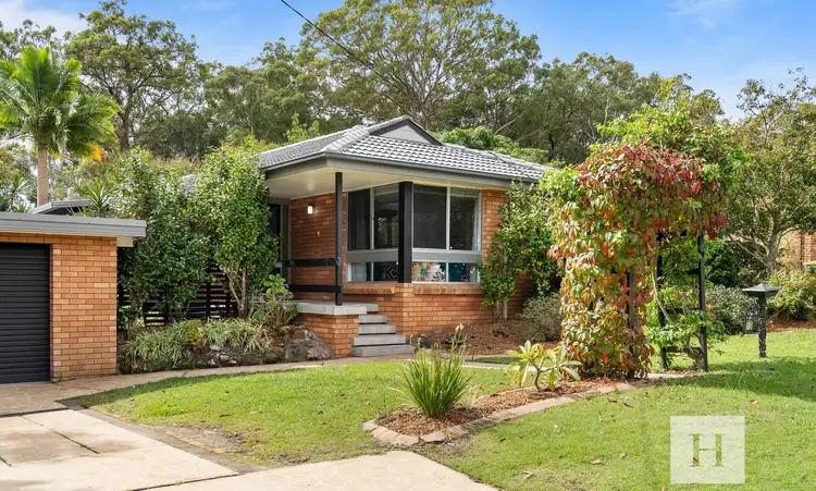 10 Harwood Close, Mannering Park NSW 2259
