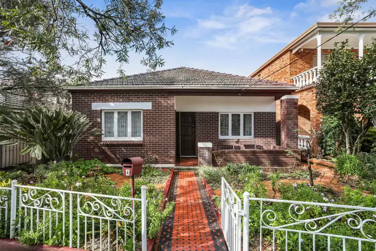 4 Alice Avenue