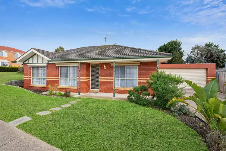 8 Amarina Crescent, Grovedale VIC 3216