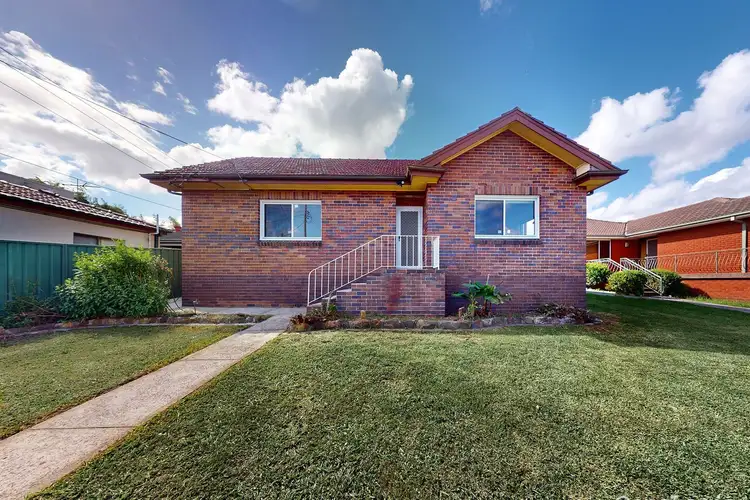 4 Napier Street, Mays Hill NSW 2145