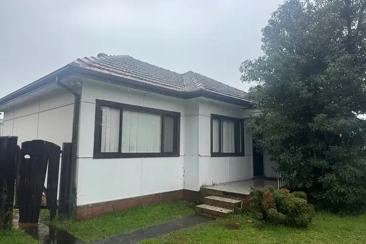 87 Military Road, Guildford NSW 2161