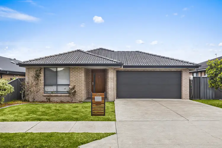 33 Flemmings Crescent, Horsley NSW 2530