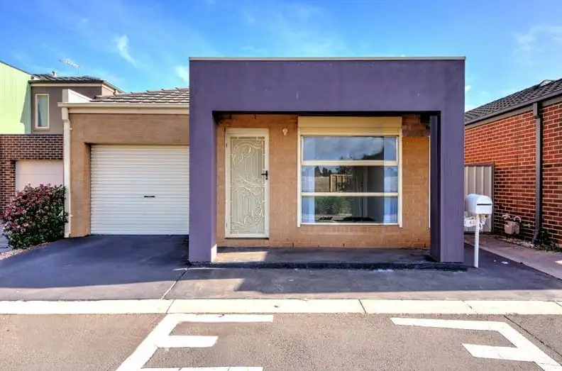 Main view of Homely unit listing, 2/40 Mccubbin Way, Caroline Springs VIC 3023