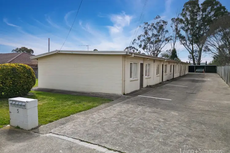 3/5 Kuranda Avenue