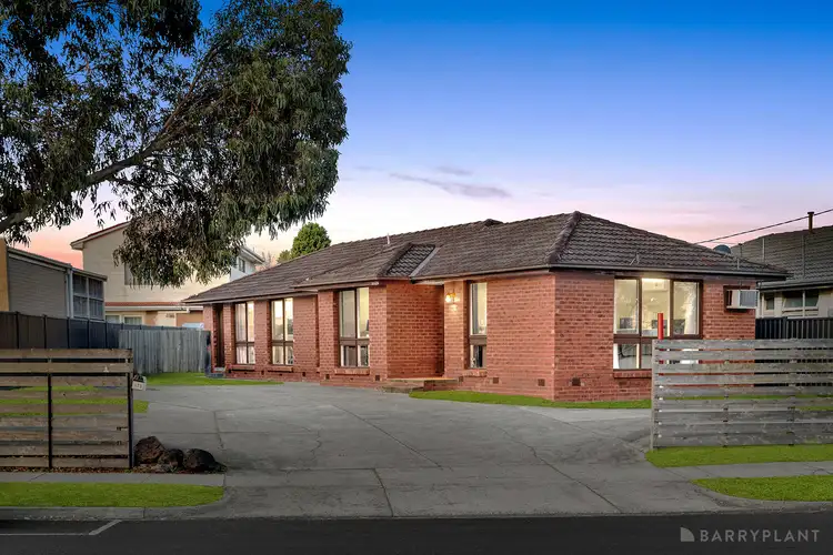 115 Kingsclere Avenue