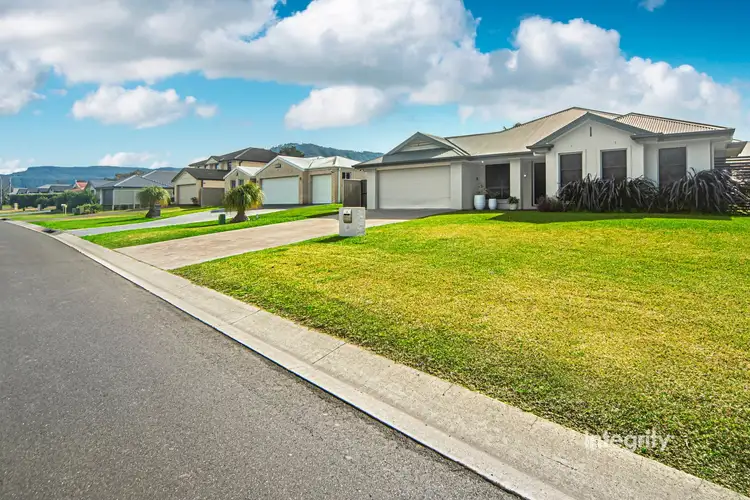 20 Emerald Drive, Meroo Meadow NSW 2540