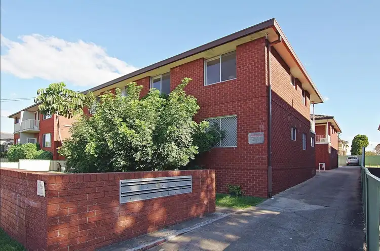 2/71 Dudley Street, Punchbowl NSW 2196