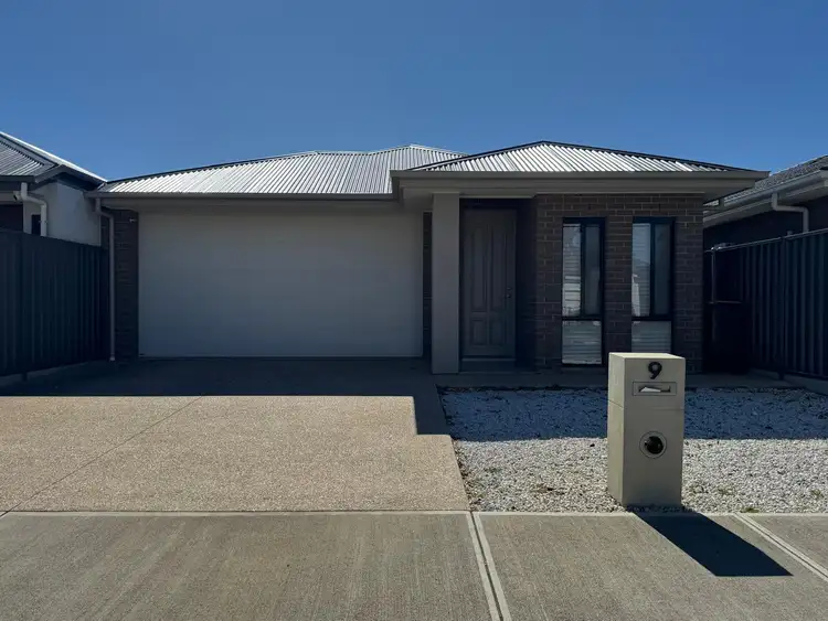 9 Lucas Street