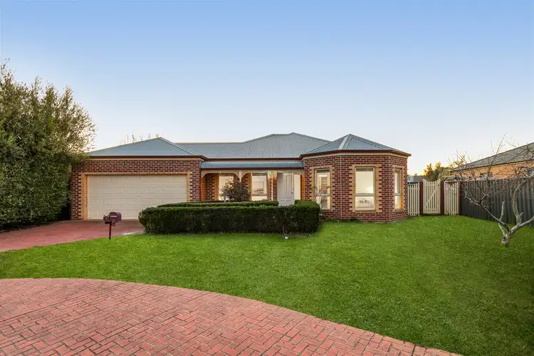 7 Boga Place, Manor Lakes VIC 3024