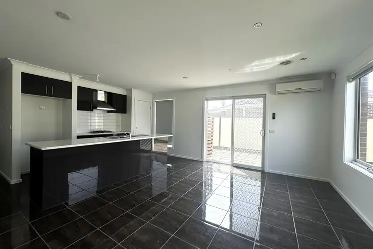 Fifth view of Homely unit listing, 1/12 Marlo Drive, Harkness VIC 3337