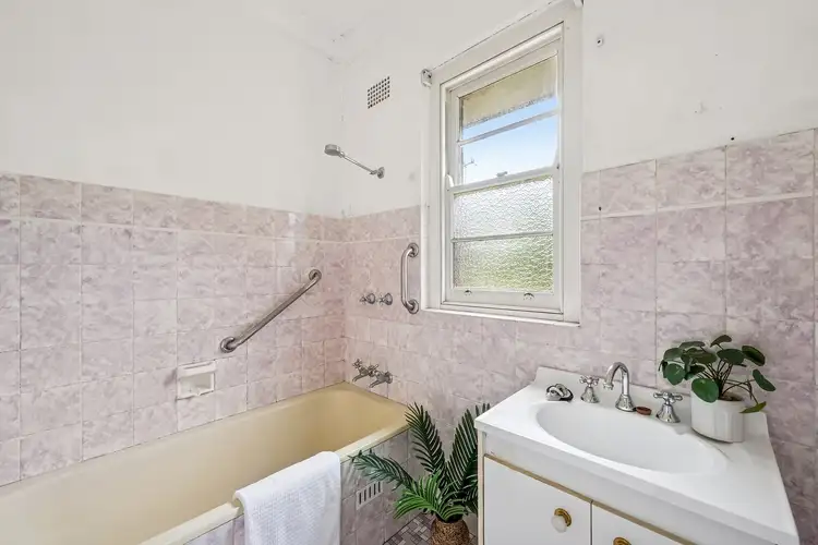 Fifth view of Homely house listing, 129 Falls Road, Wentworth Falls NSW 2782