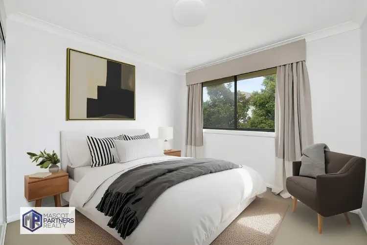 Sixth view of Homely semi-detached listing, 5 Grenada Road, Glenfield NSW 2167