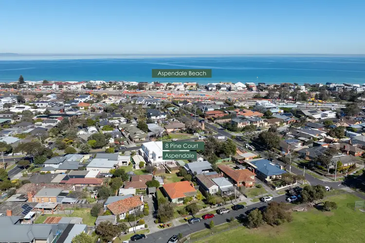 8 Pine Court, Aspendale VIC 3195