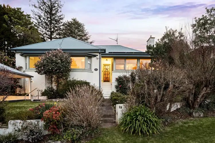 29 Carrington Avenue, Katoomba NSW 2780