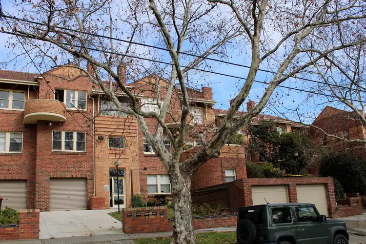 4/125 Mooltan Street, Travancore VIC 3032