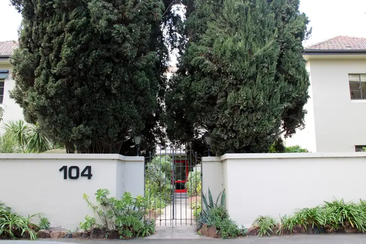 6/104 The Avenue, Parkville VIC 3052