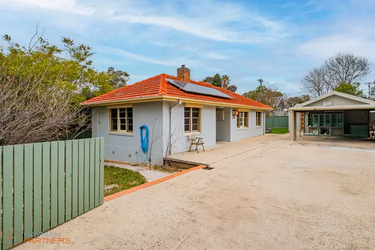 14 Arinya Street, Narrabundah ACT 2604
