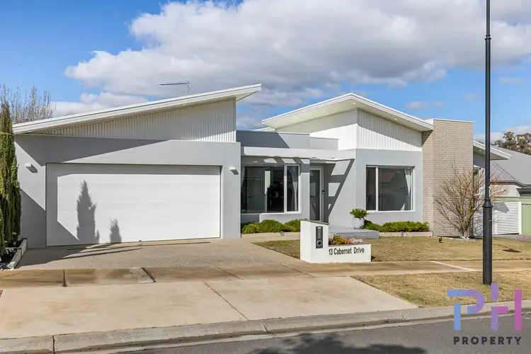 13 Cabernet Drive, Maiden Gully VIC 3551