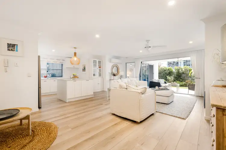 4/8-10 Georgina Street, Woody Point QLD 4019