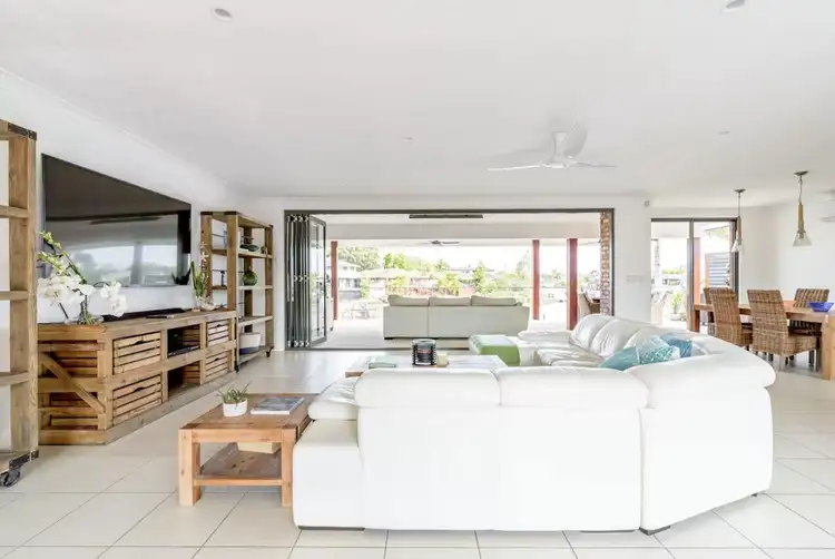13 Carrara Road, Carrara QLD 4211