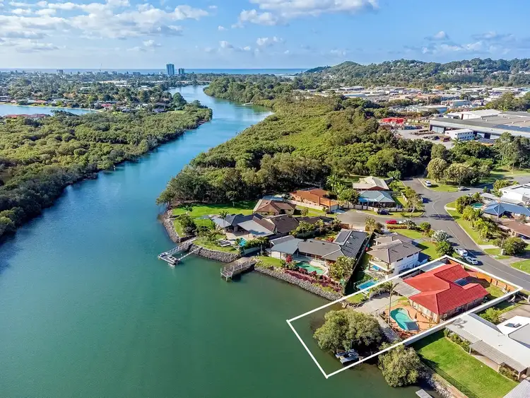 7 Chown Avenue, Currumbin Waters QLD 4223