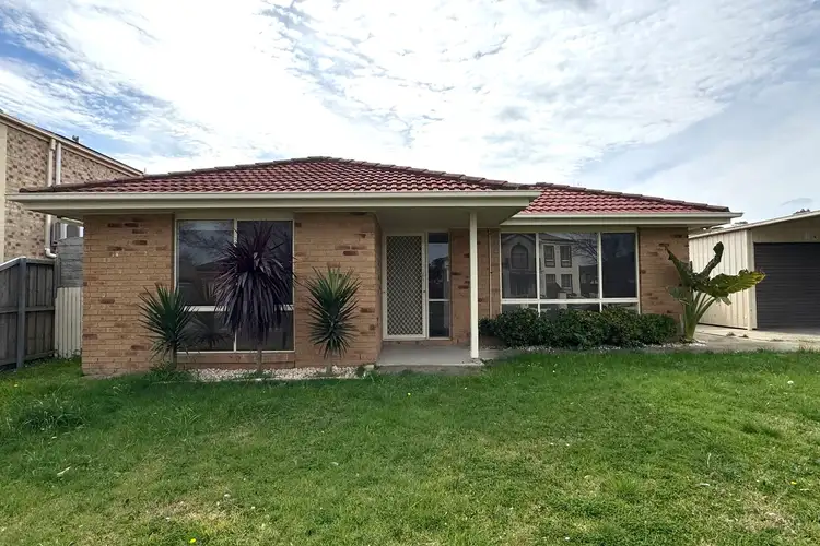 18 Bounty Way, Berwick VIC 3806