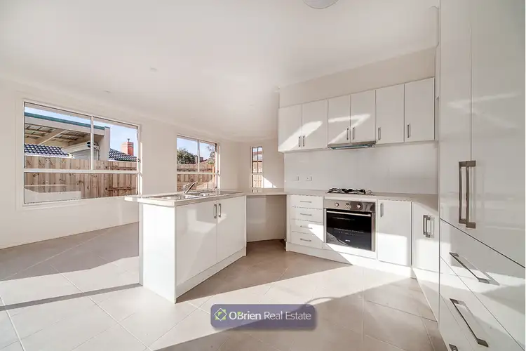 Fifth view of Homely townhouse listing, 2/8 Carol Avenue, Cranbourne VIC 3977