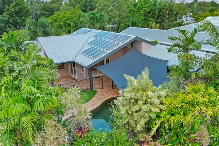 9 Trivia Street, Palm Cove QLD 4879