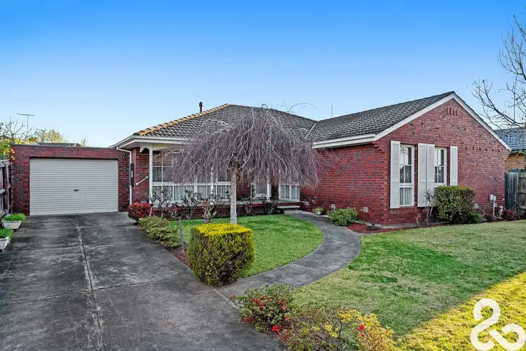 17 Greenway Drive, Mill Park VIC 3082