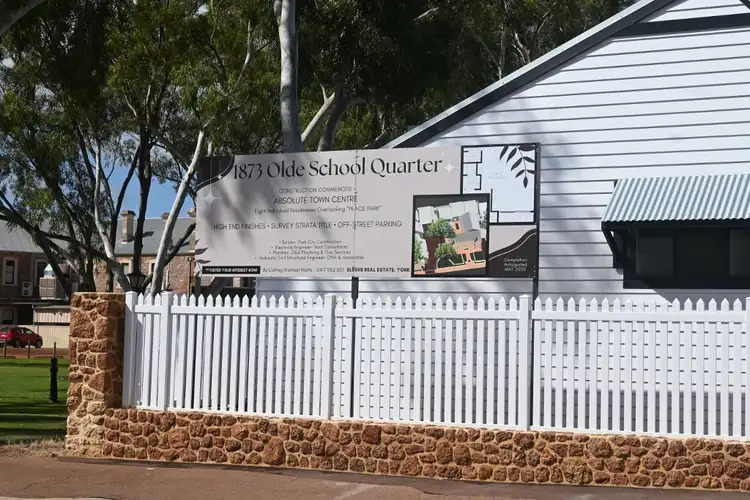 2/25 South Street, York WA 6302