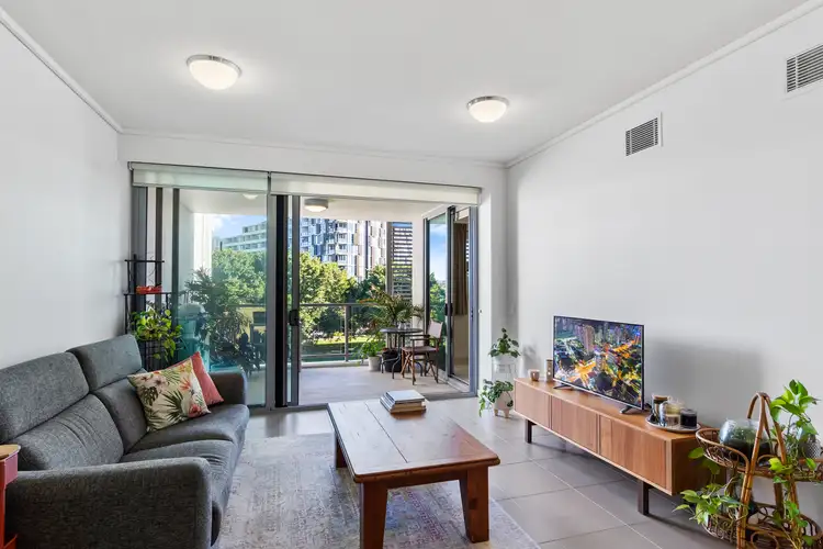2408/118 Parkside Circuit, Hamilton QLD 4007