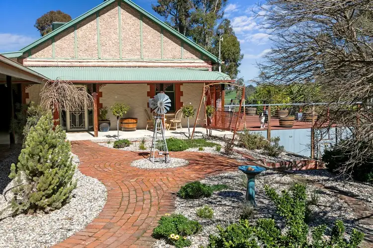 18 Popes Hill Road, Watervale SA 5452