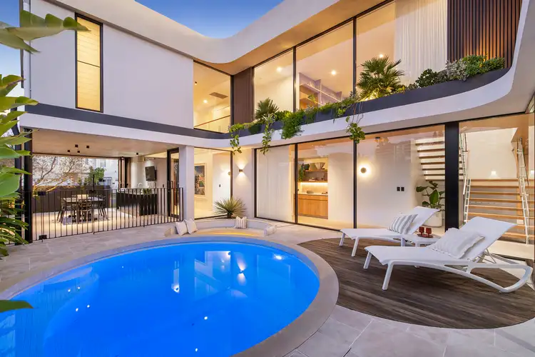 23 Walker Avenue, Palm Beach QLD 4221
