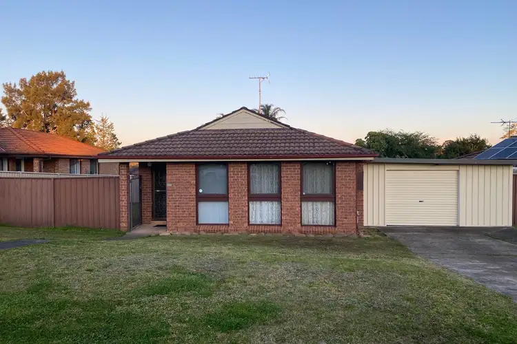 5 Wintaroo Crescent, St Helens Park NSW 2560