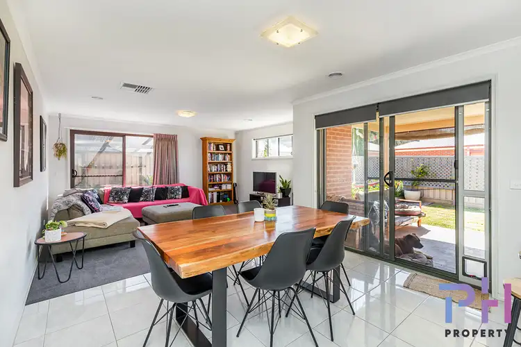 Second view of Homely house listing, 3 Edgewater Close, Eaglehawk VIC 3556