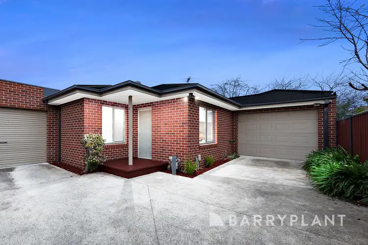 2/3 Harmon Avenue
