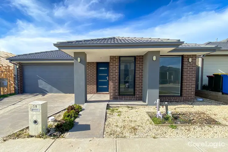 19 Nightingale Road, Mickleham VIC 3064