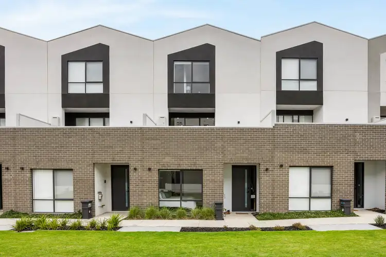 7 Tomkins Walk, Sydenham VIC 3037