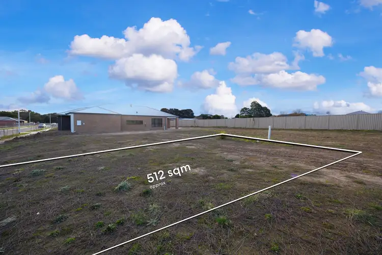 17 Autumn Grove, Ballan VIC 3342