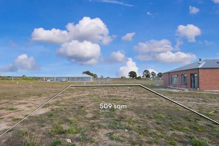 16 Autumn Grove, Ballan VIC 3342