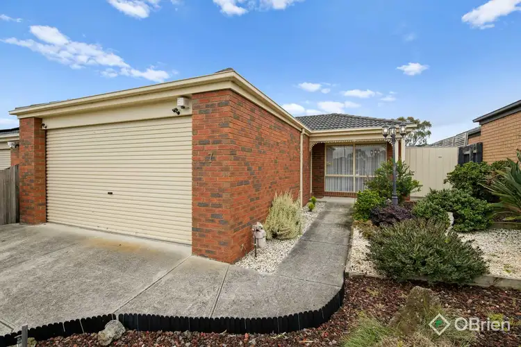 7 Sir Thomas Drive, Pakenham VIC 3810
