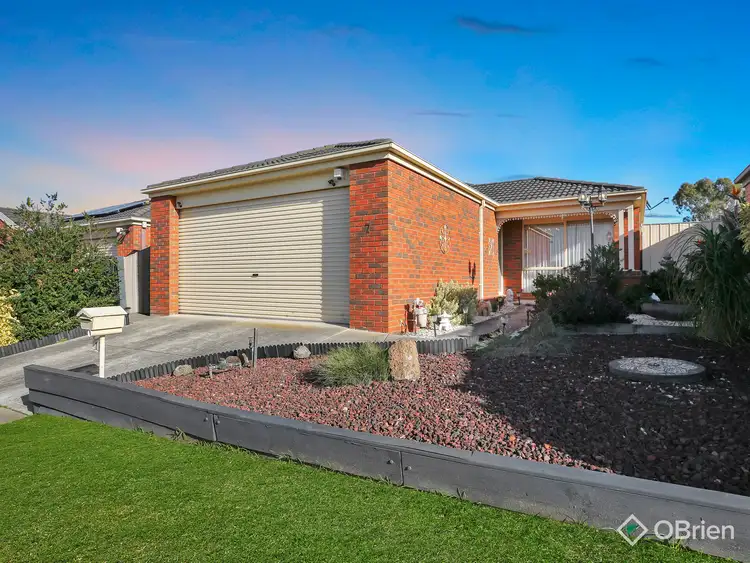 7 Sir Thomas Drive, Pakenham VIC 3810