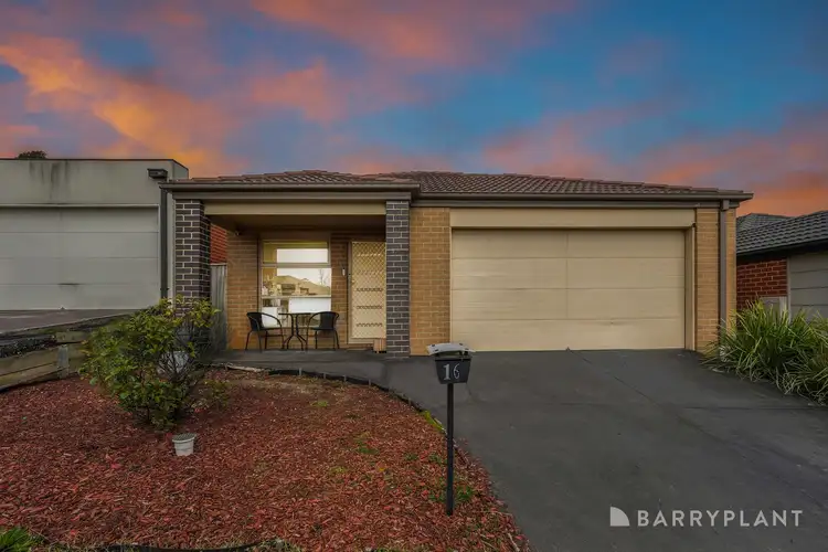 16 Rockford Street, Pakenham VIC 3810