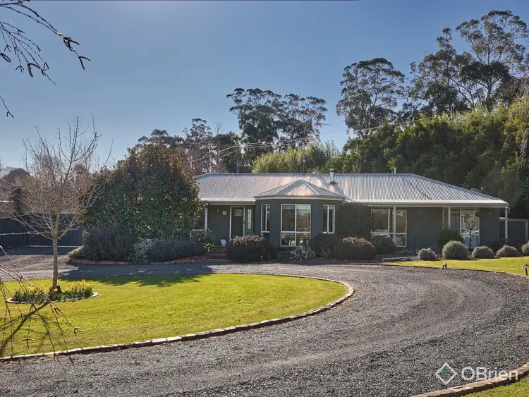 86 Kamanari Court, Drouin VIC 3818
