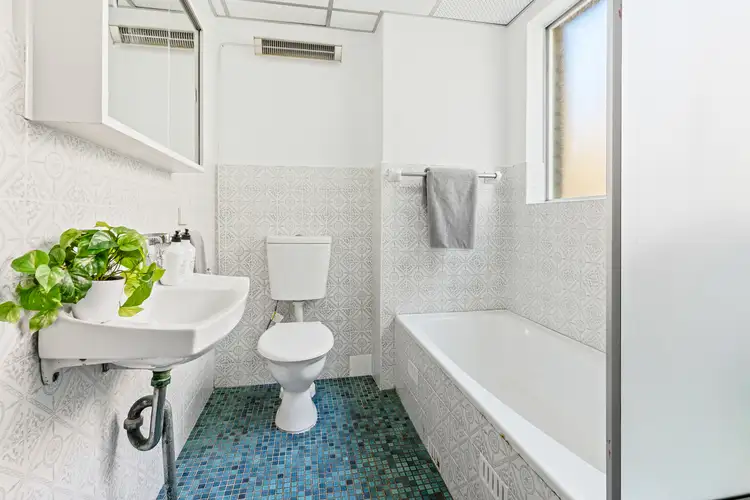 Sixth view of Homely apartment listing, 2/22 Hawkesbury Avenue, Dee Why NSW 2099