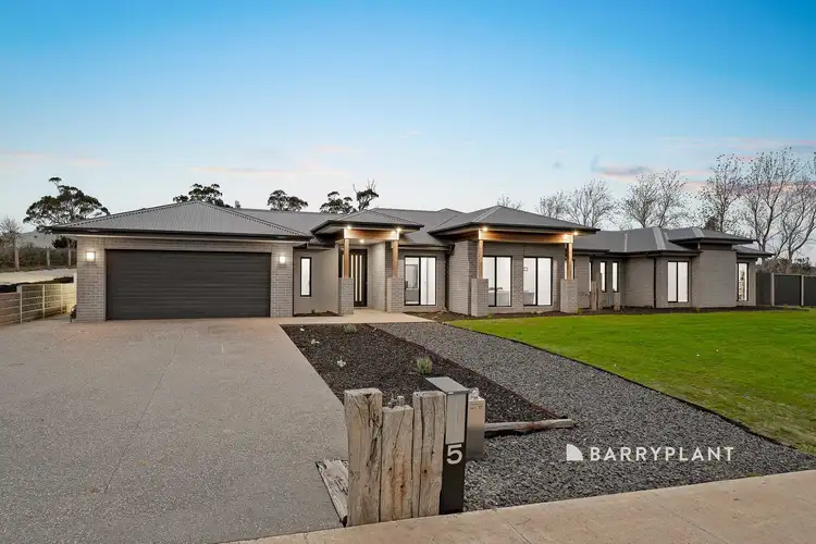 5 Blacksmith Court, Drouin VIC 3818